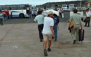 Takes three(!) guys to handle my boardbag.